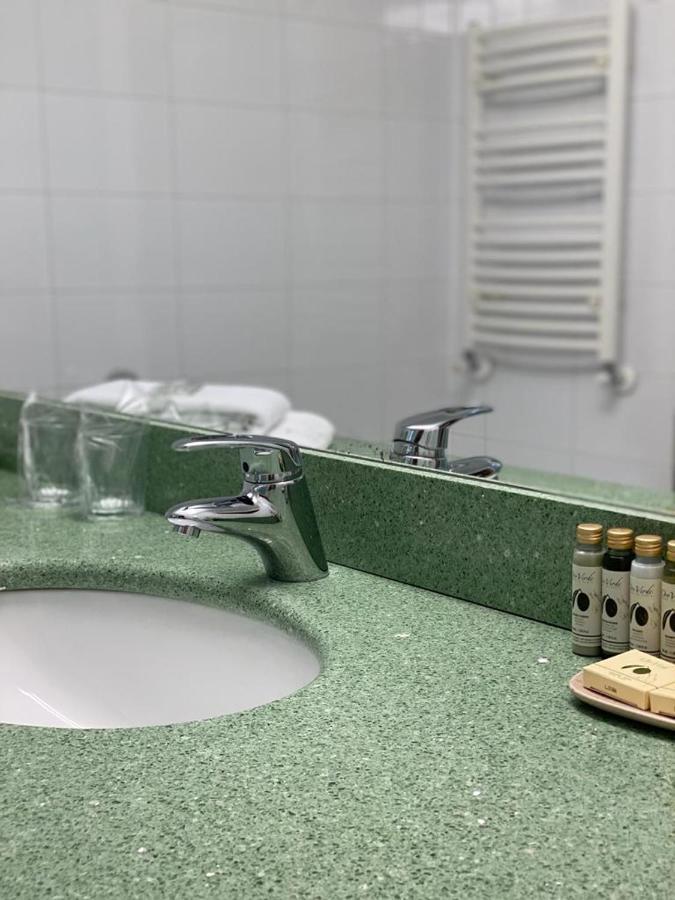 The Gerald'S Hotel Rădăuţi Екстериор снимка