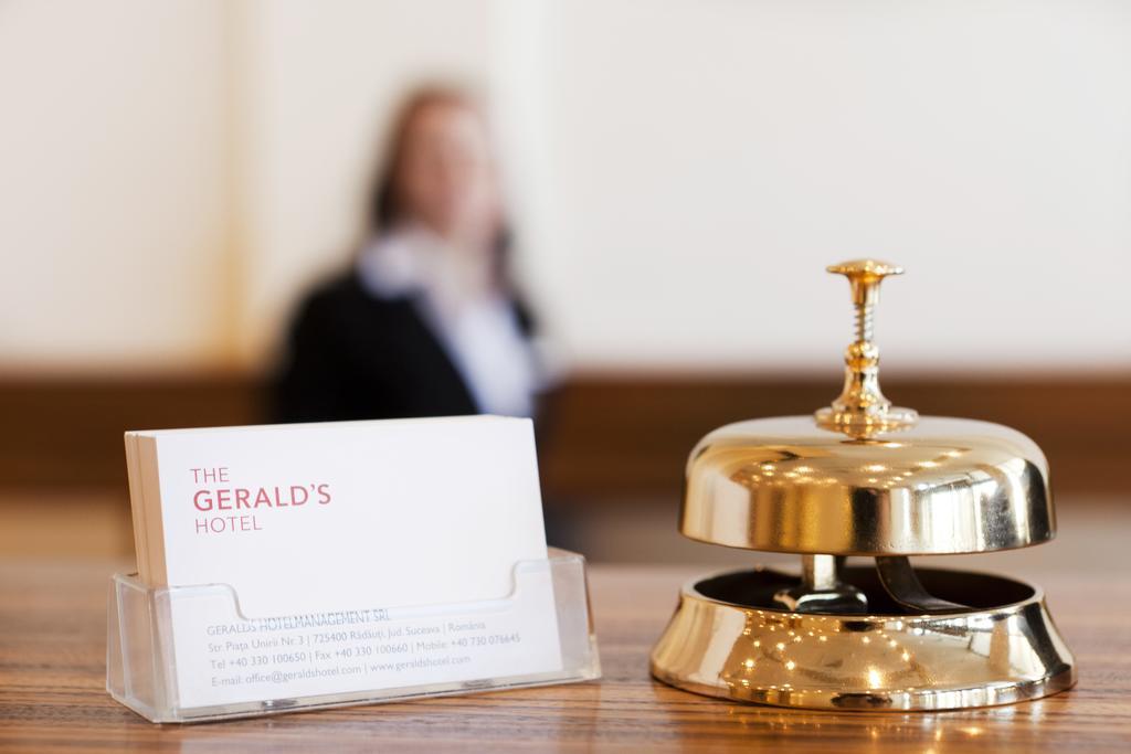 The Gerald'S Hotel Rădăuţi Екстериор снимка