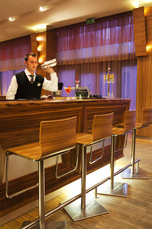 The Gerald'S Hotel Rădăuţi Екстериор снимка