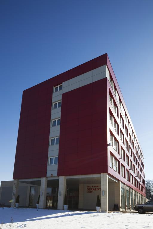 The Gerald'S Hotel Rădăuţi Екстериор снимка