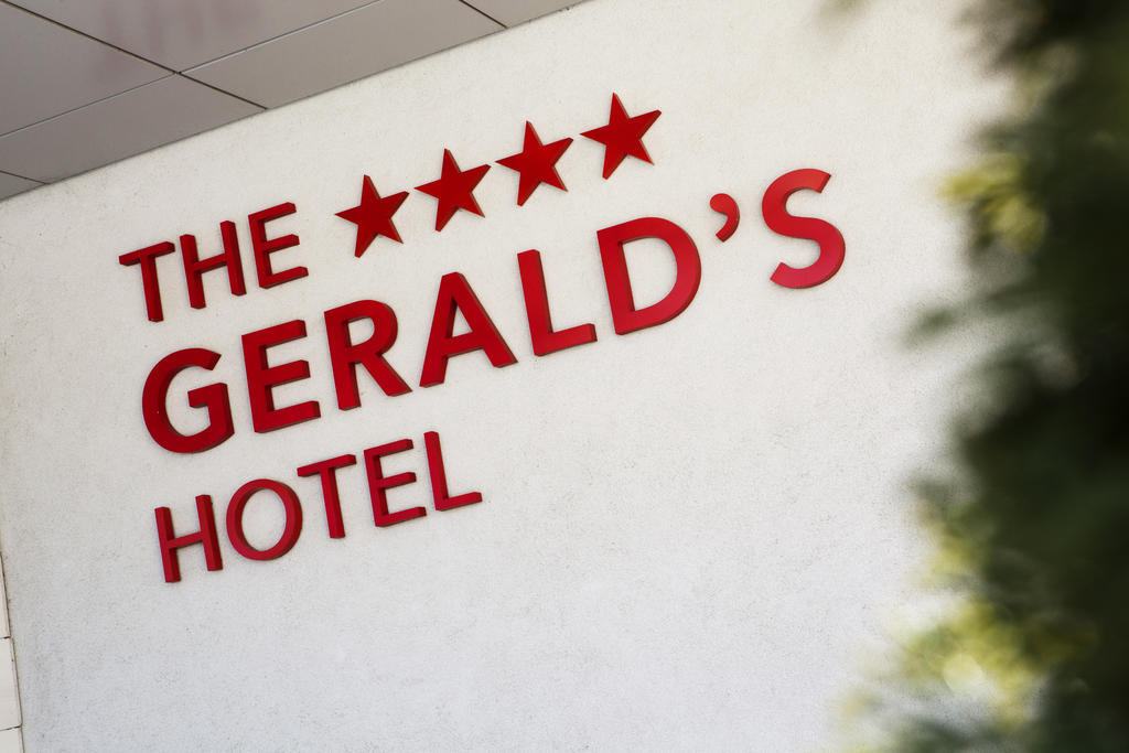 The Gerald'S Hotel Rădăuţi Екстериор снимка